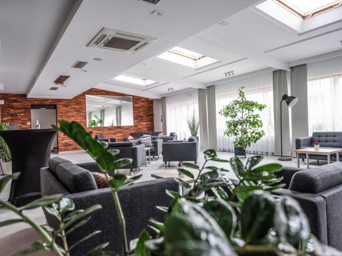 Hotel Europa Starachowice Bagian luar foto