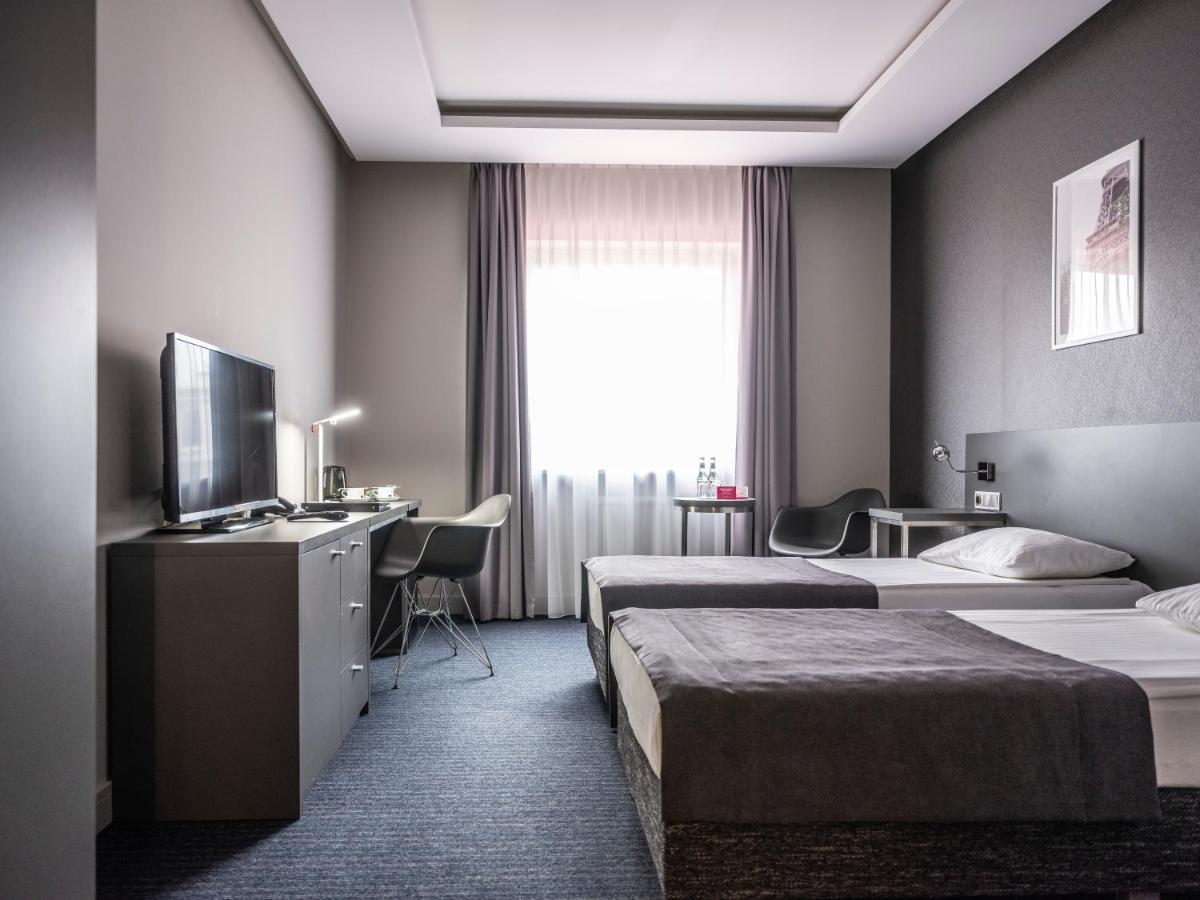 Hotel Europa Starachowice Bagian luar foto