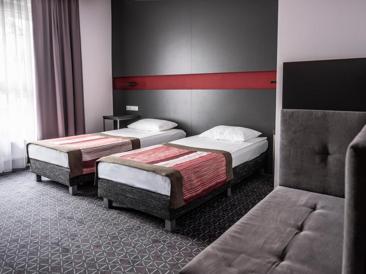 Hotel Europa Starachowice Bagian luar foto