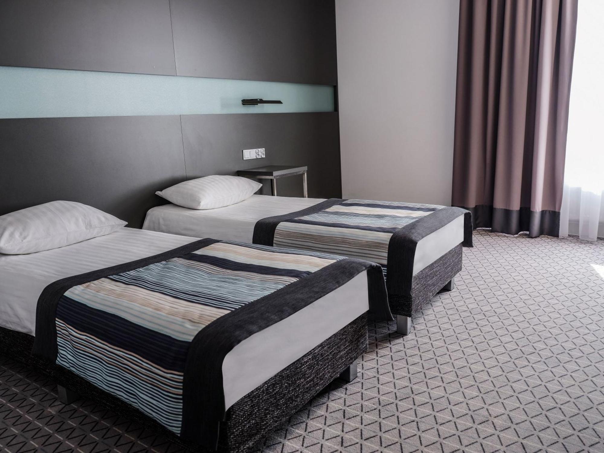 Hotel Europa Starachowice Bagian luar foto